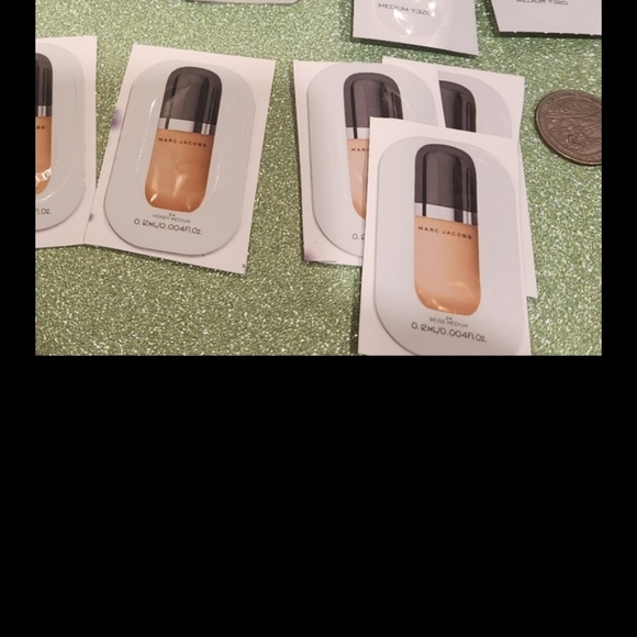 Marc Jacobs Foundation Samples - Picture 2 of 2
